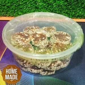 Khajur Nut Kismis Mixed Barfi Home Made 500gm Khajur Nut Mixed Barfi